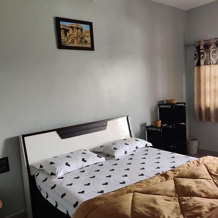 هامبي Lee Homestay المظهر الخارجي الصورة