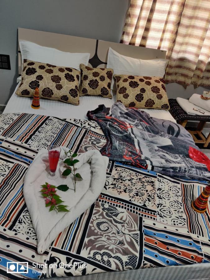 هامبي Lee Homestay المظهر الخارجي الصورة