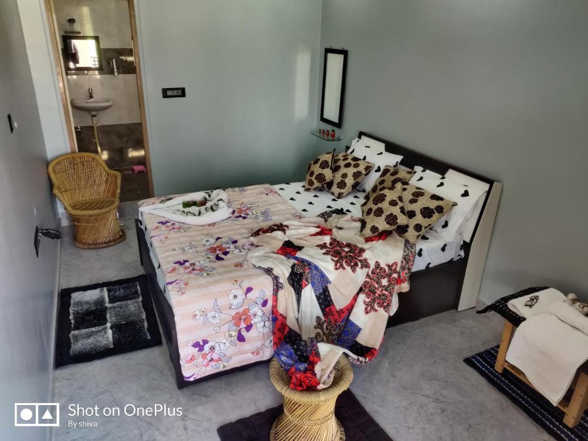 هامبي Lee Homestay المظهر الخارجي الصورة