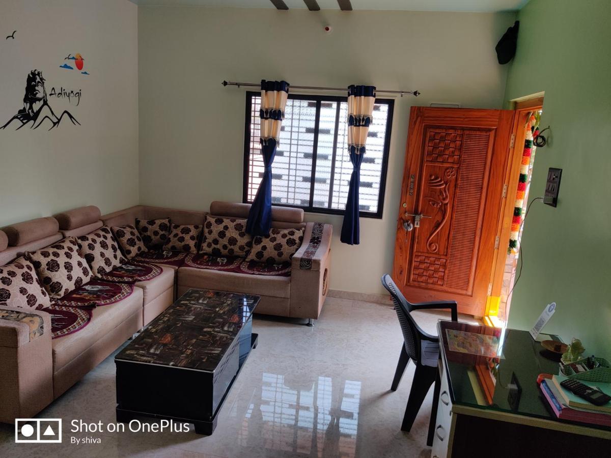هامبي Lee Homestay المظهر الخارجي الصورة