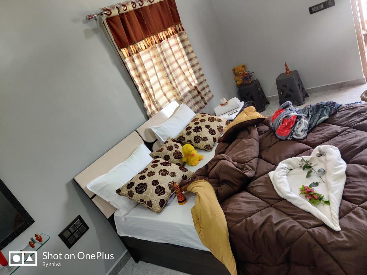 هامبي Lee Homestay المظهر الخارجي الصورة