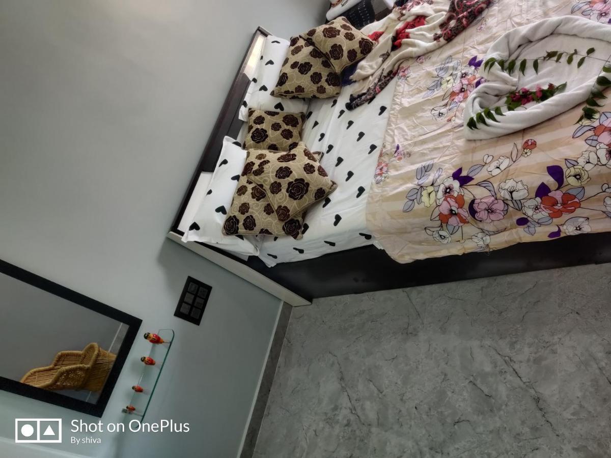 هامبي Lee Homestay المظهر الخارجي الصورة