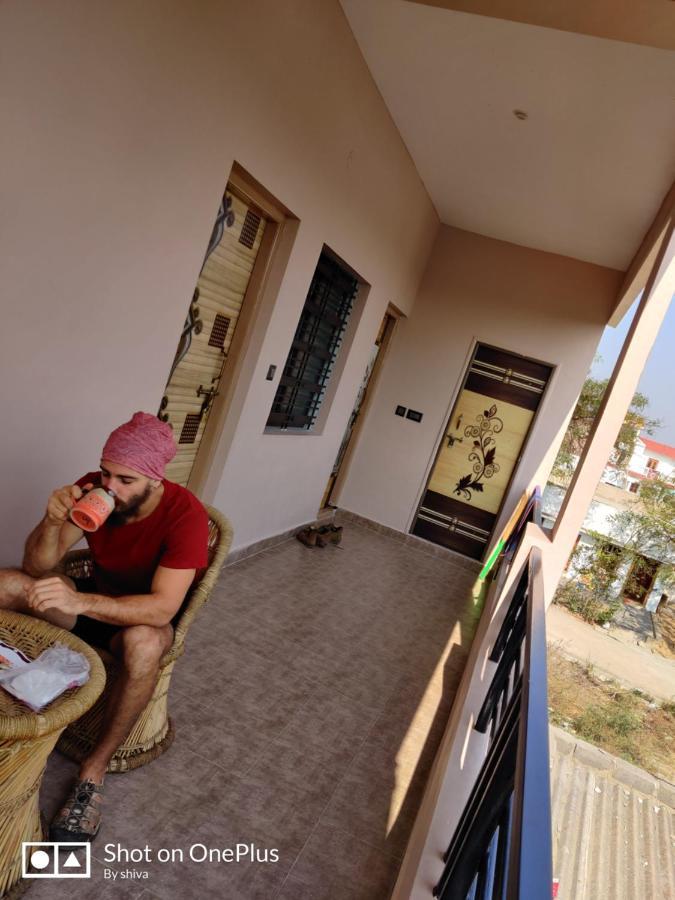 هامبي Lee Homestay المظهر الخارجي الصورة