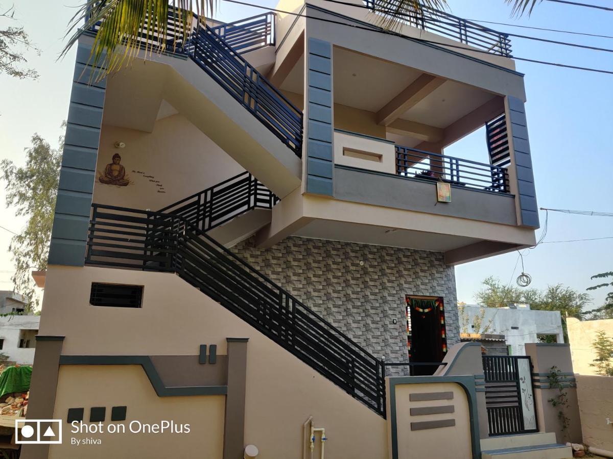 هامبي Lee Homestay المظهر الخارجي الصورة