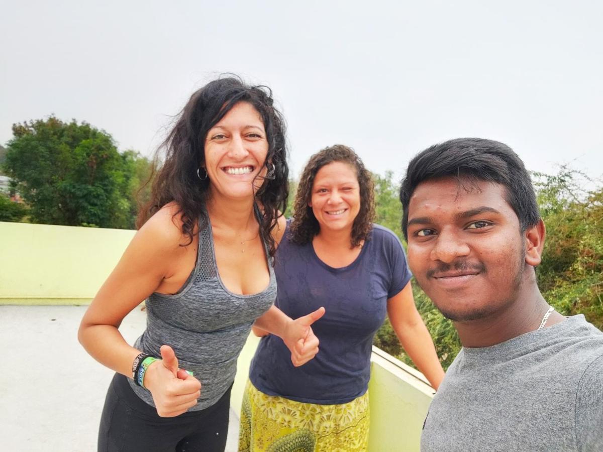 هامبي Lee Homestay المظهر الخارجي الصورة